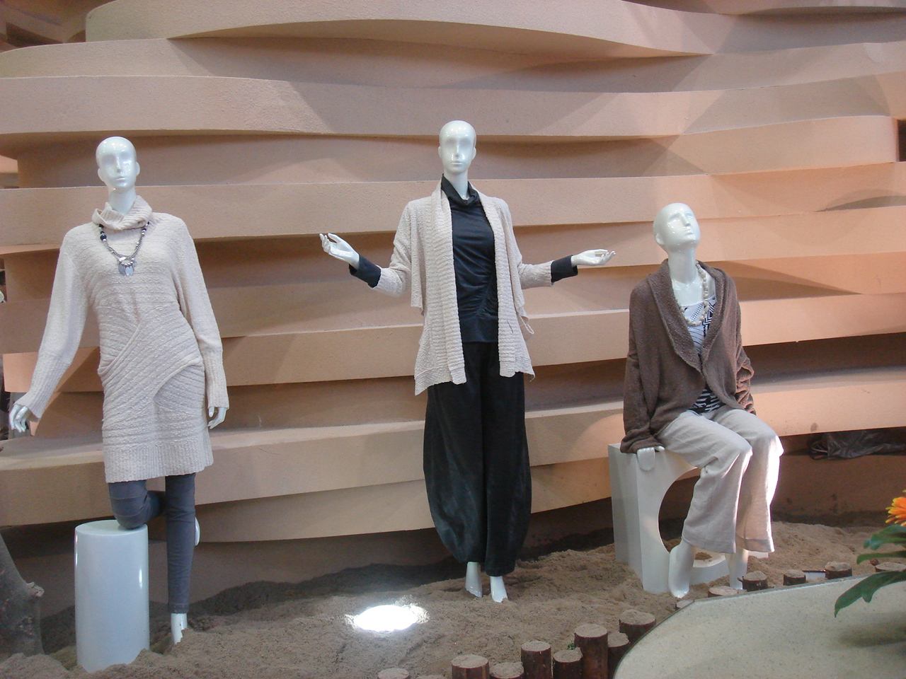合肥服裝店裝修設(shè)計 - 盡在甲方裝飾！